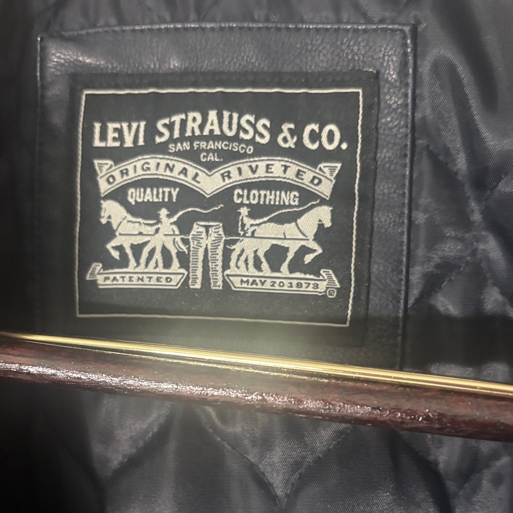 Levi's Men's Navy Faux  Leather Jacket with Sherpa Collar - Picture 2 of 7